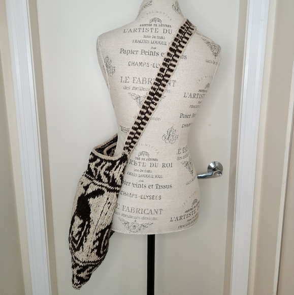 Vintage Handknit Morral Shoulder Bag - Picture 5 of 11